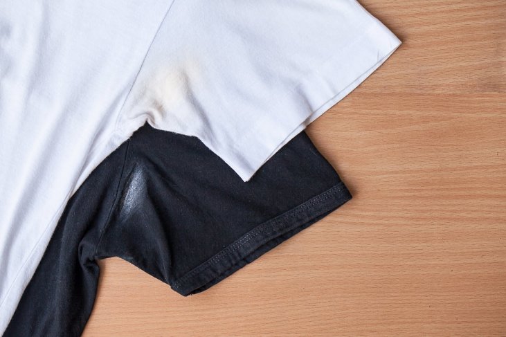 Cómo quitar manchas de sudor | Soluciones para la ropa