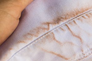 manchas del cuello de las camisas | Soluciones para la ropa